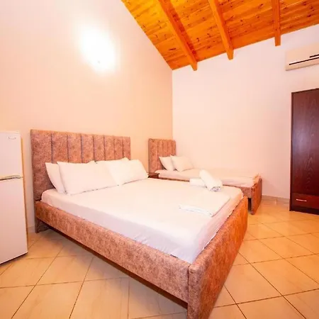 Diamond Apartment *